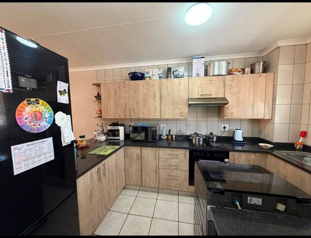 2 BEDROOM TOWNHOUSE FOR SALE IN NEW REDRUTH